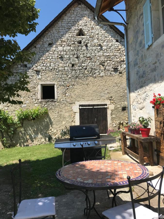 Chambres D'Hotes Des Deux Lacs Ceyzerieu Exterior foto